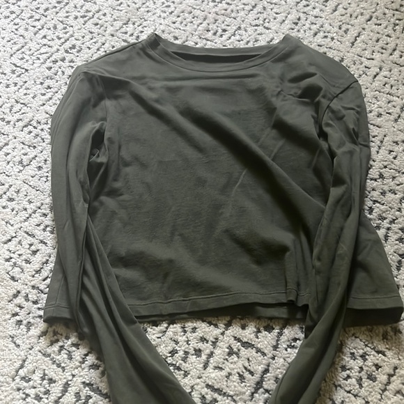 green long sleeve - Picture 1 of 1